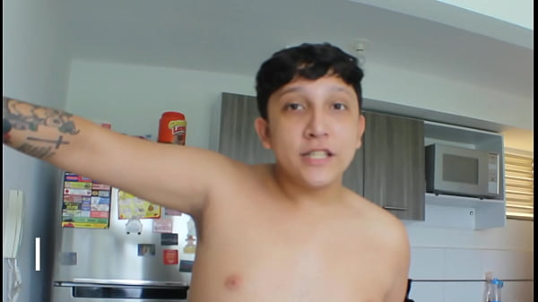 cuando mi hermanastra no lo nota bebe una pasta