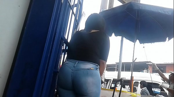 Venezolana en farmacia 10